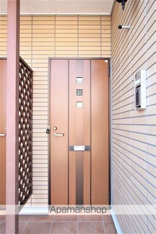 エルハーベン加茂宮Aの玄関写真