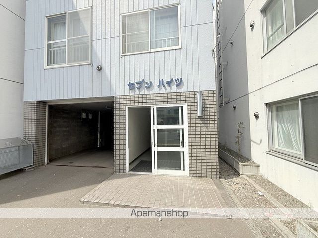 セブンハイツの玄関写真