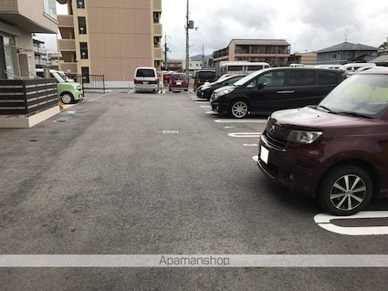 サニーコートアレックス[2LDK/60.43m2]の駐車場2