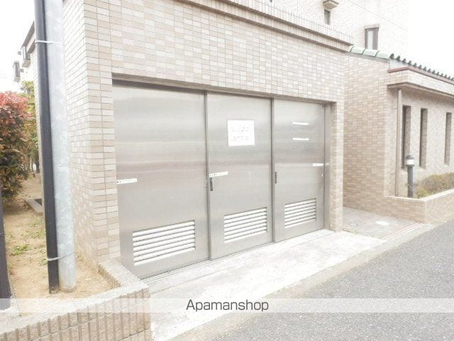 アバンドーネ高橋の玄関写真