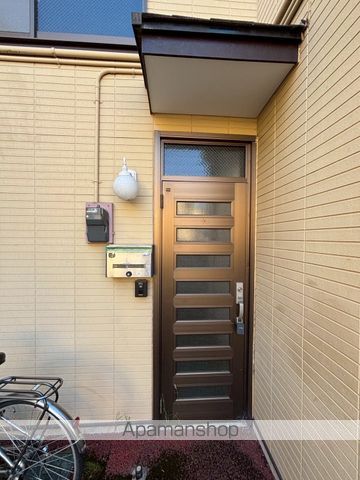 ファミーユおおいIIの玄関写真
