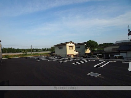 Ｍａｉｓｏｎ　ｄｅ　Ｓｈｉｎｅ（メゾン・ド・シャイン）[2LDK/54.71m2]の駐車場