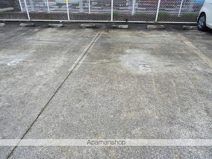 ＳＤハイツ古城Ａ棟[2LDK/45.36m2]の駐車場