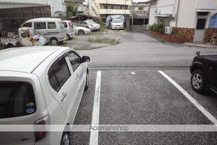 ラプレ鴨部上町[1K/19.83m2]の駐車場