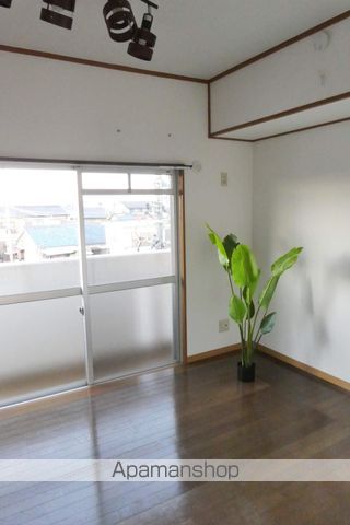 レヂデンス尾崎の内装写真