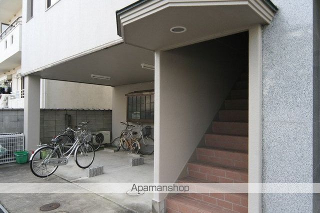 A&Aマンションの玄関写真