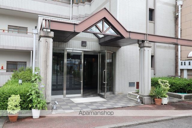 ラポート折坂の玄関写真