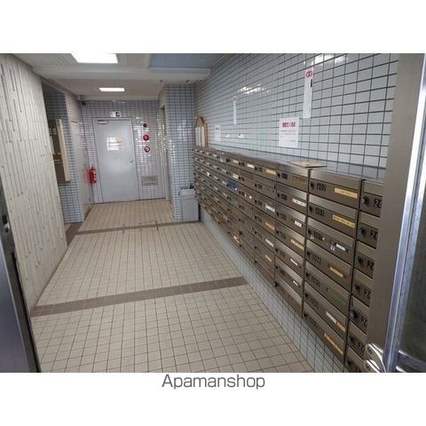 シティコーポ千代田の玄関写真
