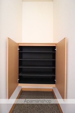 アムール　Ａ棟[2LDK/54.65m2]の玄関1