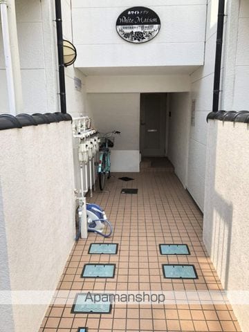 ホワイトメゾンの玄関写真