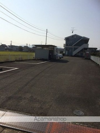 サン・ステージ瓜生[2DK/40.57m2]の駐車場