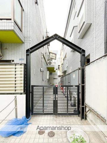 ファミール細野の玄関写真