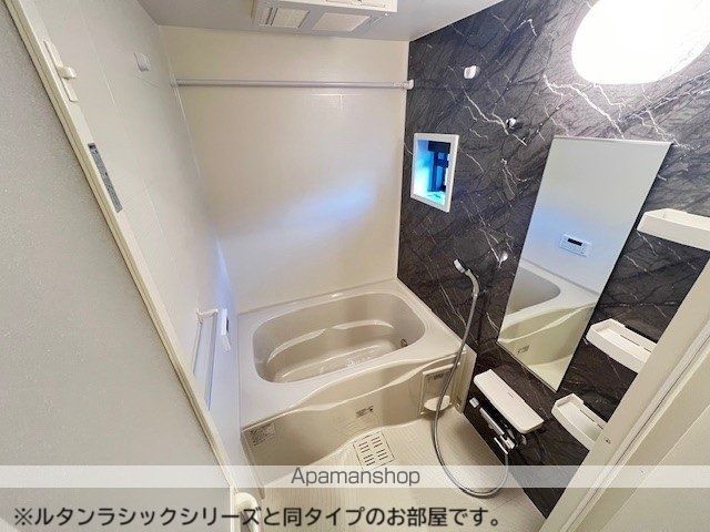 エクイティVの内装写真