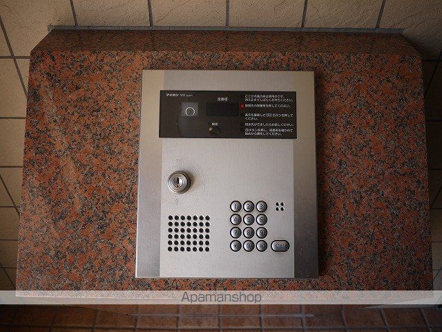 コンド・勝川の玄関写真