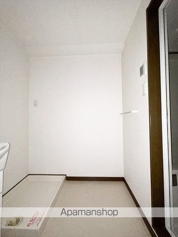 DEMAINの内装写真