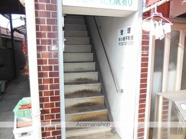 ダイソー5号館の玄関写真