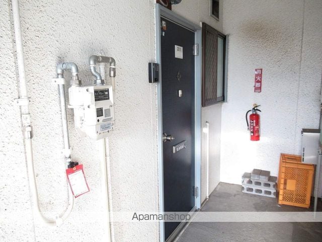 カルチェラタンの玄関写真