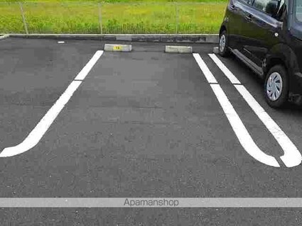 パーシモン　Ｂ[2DK/42.89m2]の駐車場