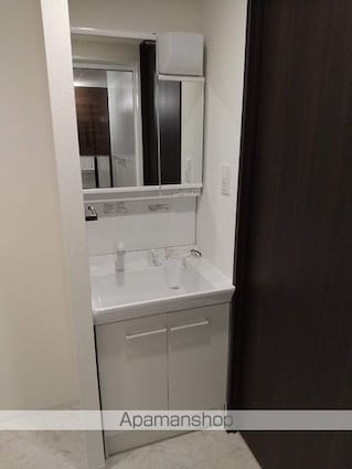 東京都中野区本町５丁目[1R/30.69m2]の洗面所