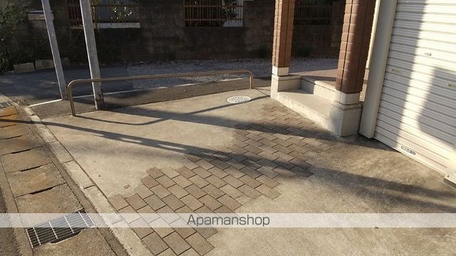 ルーヴルの玄関写真