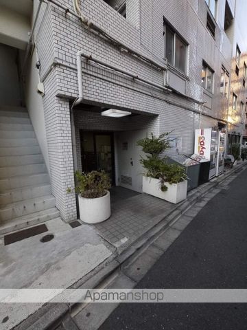 スカイコート中目黒の玄関写真