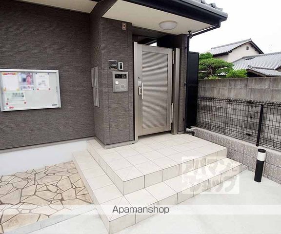 ルミエール下鴨の玄関写真