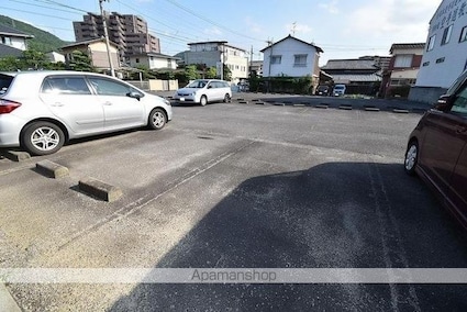 香川県高松市鶴市町[2DK/51.35m2]の駐車場