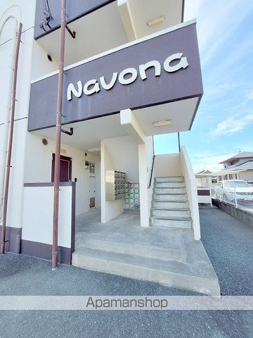NAVONAの玄関写真