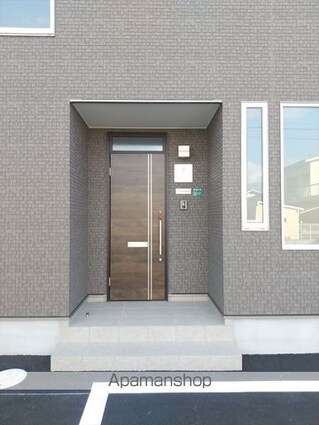 和歌山県和歌山市関戸３丁目[3LDK/98.7m2]のエントランス4