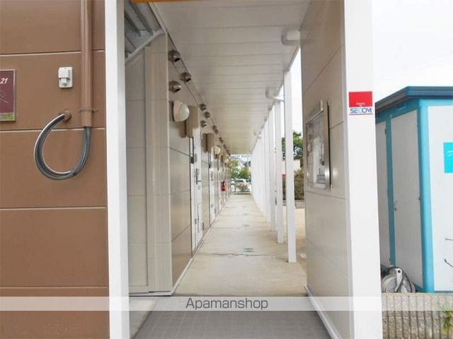 レオパレスアルペン富山の玄関写真
