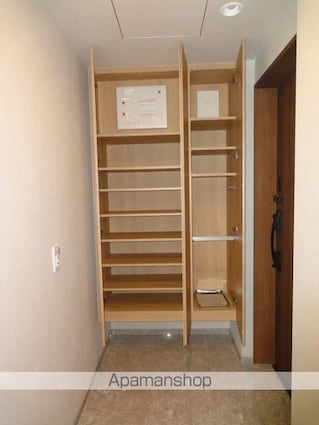 東京都港区芝浦４丁目[1LDK/40.27m2]の玄関