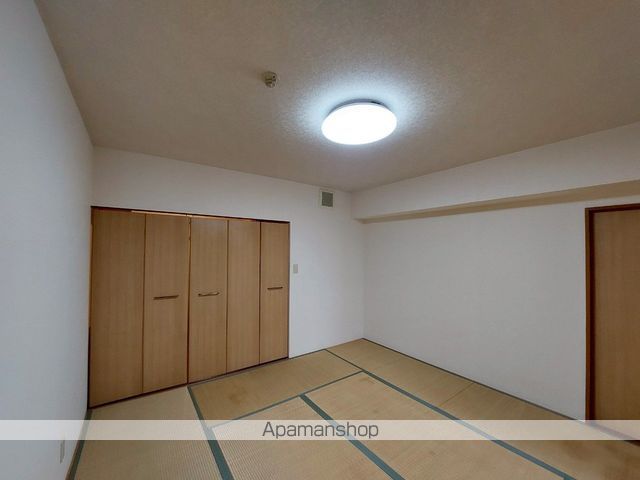 河東郡音更町 4階建 築33年の内装写真