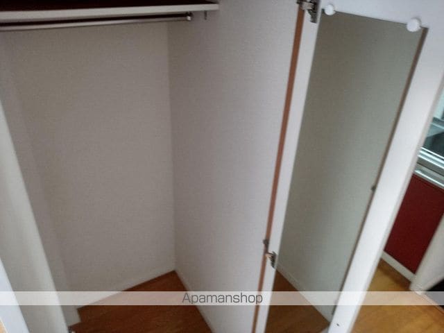 レオパレスロイヤル岩切IIIの内装写真