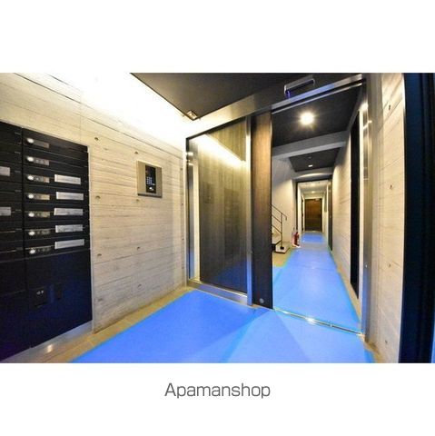 オークプレイス三軒茶屋の玄関写真