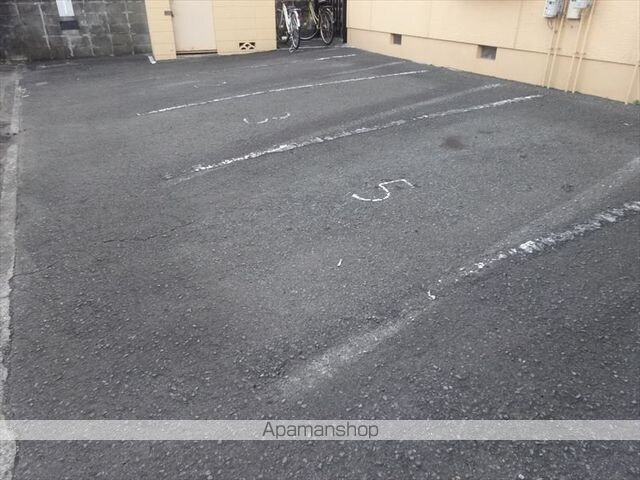 アーネスハイツわか[2DK/44.55m2]の駐車場