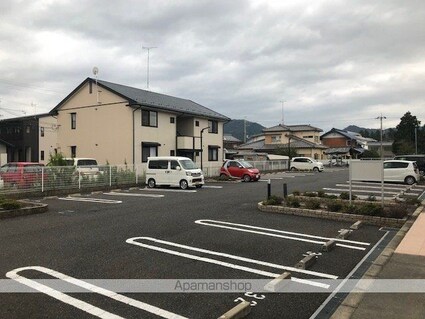 ネオ・ユニゾンⅠ[2LDK/58.86m2]の駐車場2