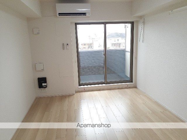 海部郡大治町 3階建 築5年の内装写真