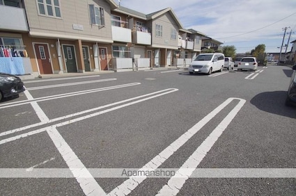 メゾン・Ｋ＆Ｋ[2LDK/54.1m2]の駐車場2