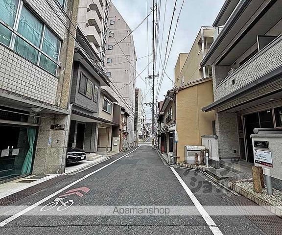 STANDZ四条西洞院の玄関写真