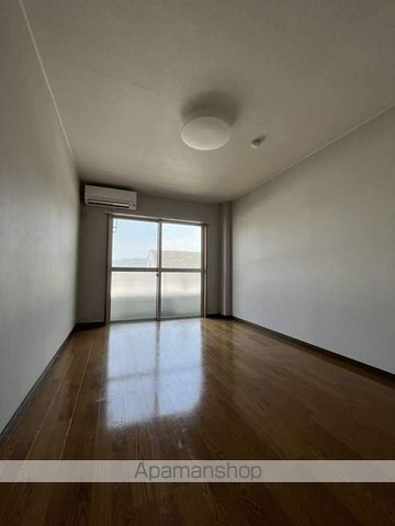 ピュアコート高須の内装写真