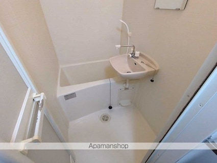 東京都八王子市大楽寺町[1K/22.35m2]のバス