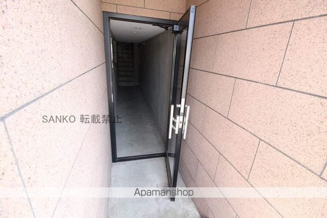 フォンテーヌ新道東の玄関写真