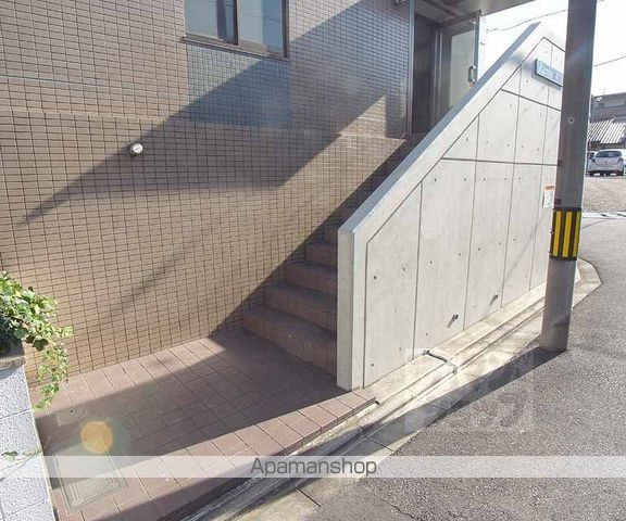 RACROSS桃山の玄関写真