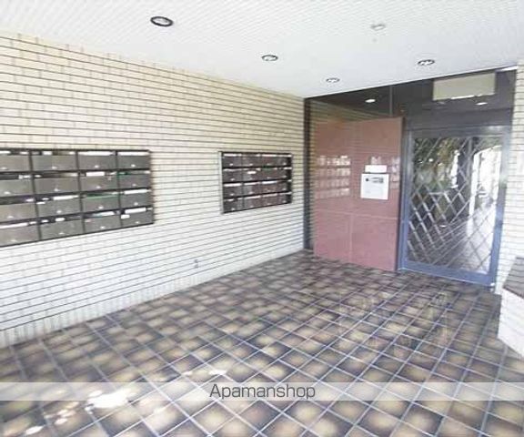 シャトレ桂の玄関写真