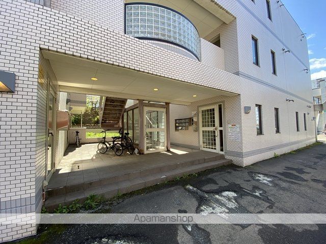 インペリアルエバー中島公園の玄関写真