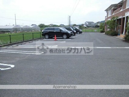 クールメゾン[1LDK/46.49m2]の駐車場1