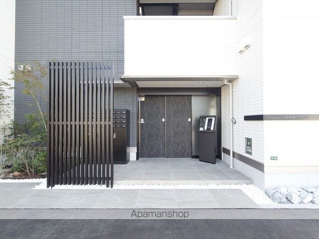 DーRESIDENCE東深津町3丁目の玄関写真