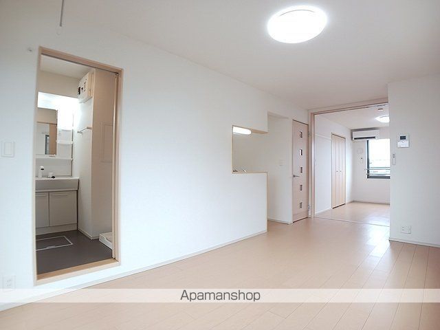 ロング ハーモニーの内装写真