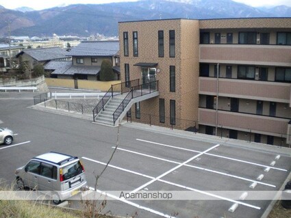 Ｖｉｅｗ　Ｃｒｅｓｔ[1K/40.5m2]の駐車場