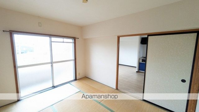 エタニティーIIの内装写真